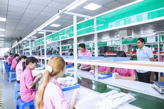 5G 4G LTE แอนเทนนาภายนอกแบบ Full Band มีความแรงเพิ่ม 7dBi และอุณหภูมิการทํางาน -20 ̊C ถึง +60 ̊C